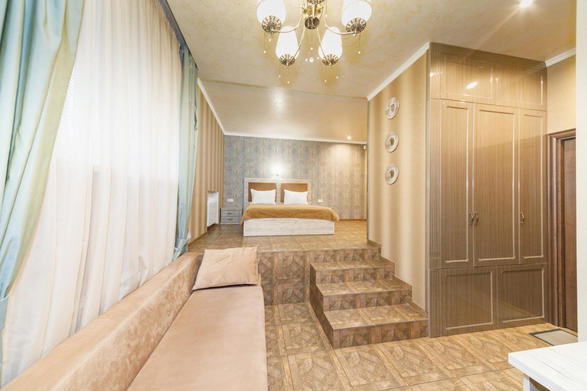 L.O.Y Family Hotel Dnipro Dış mekan fotoğraf