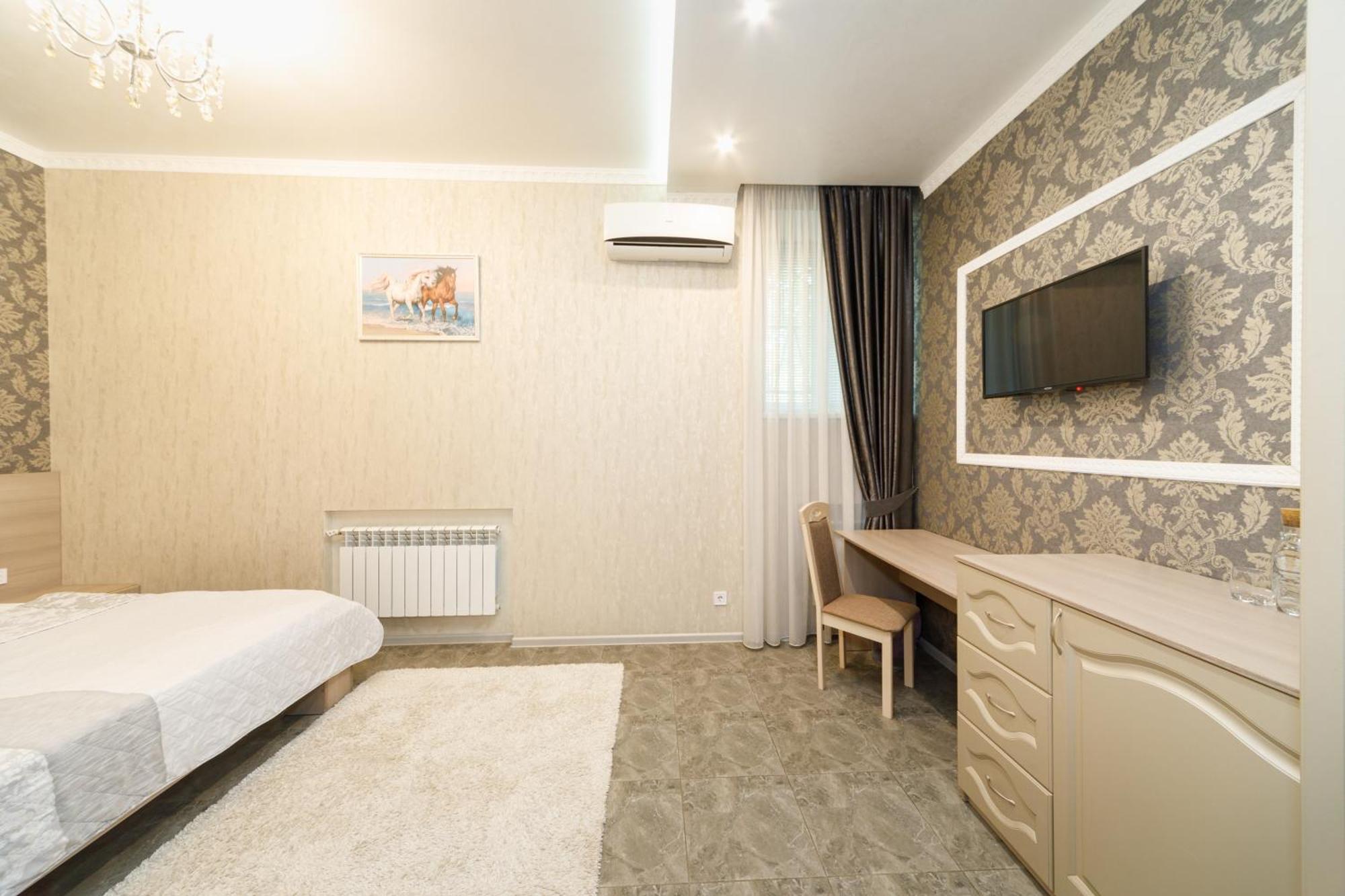 L.O.Y Family Hotel Dnipro Dış mekan fotoğraf