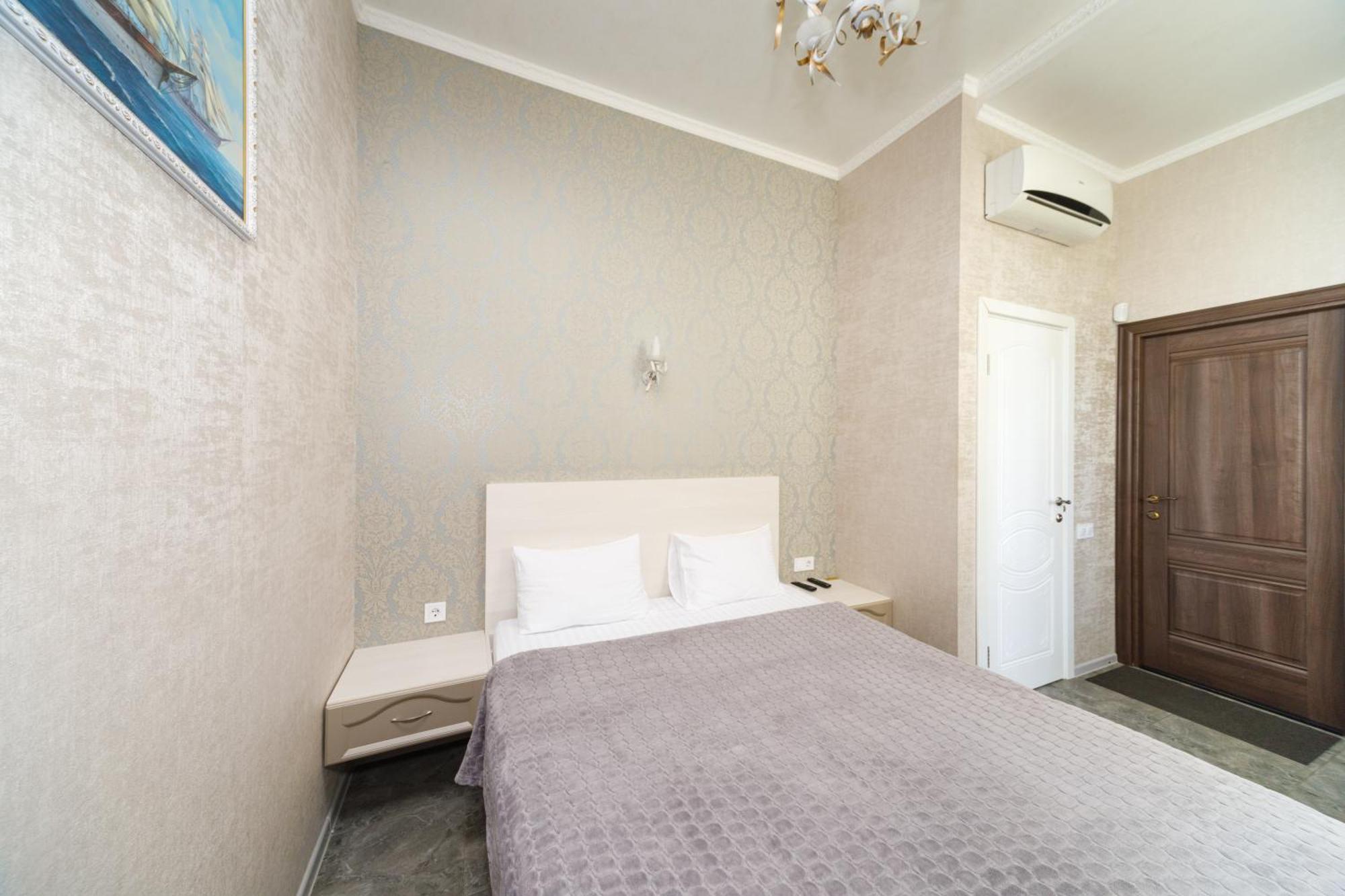 L.O.Y Family Hotel Dnipro Dış mekan fotoğraf