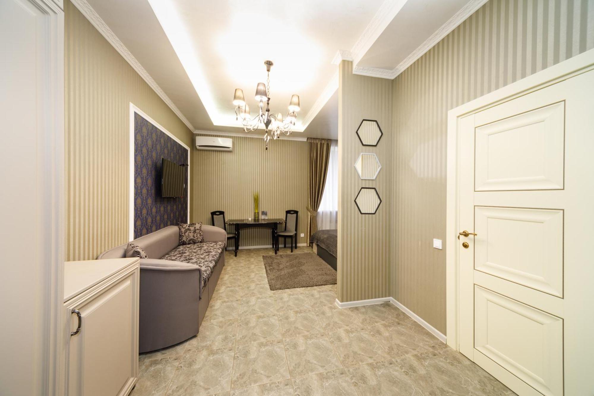 L.O.Y Family Hotel Dnipro Dış mekan fotoğraf