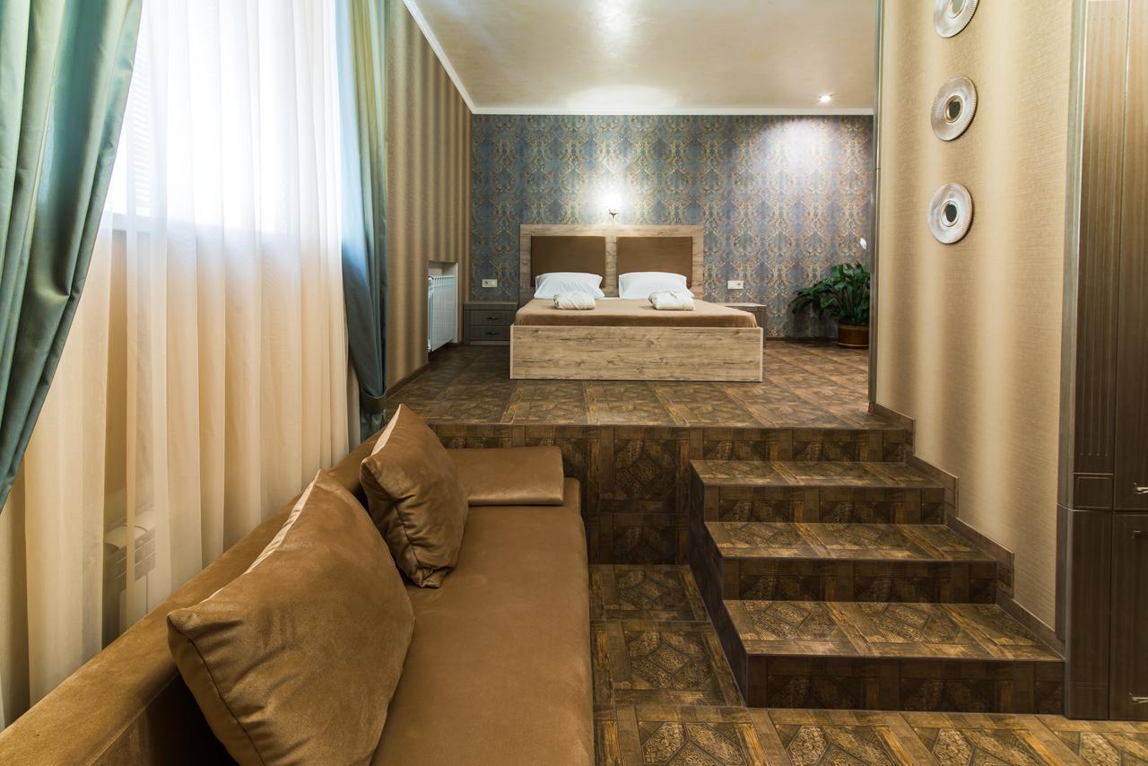 L.O.Y Family Hotel Dnipro Dış mekan fotoğraf