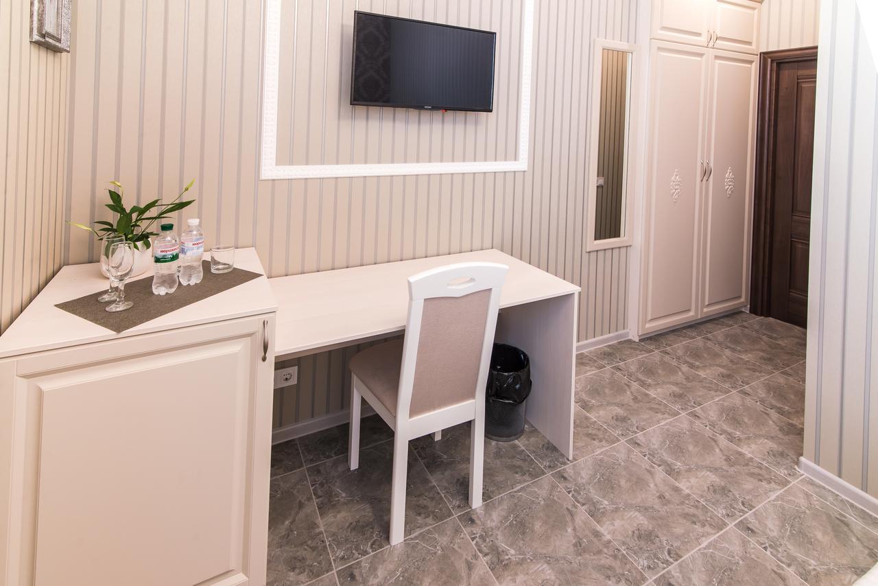 L.O.Y Family Hotel Dnipro Dış mekan fotoğraf