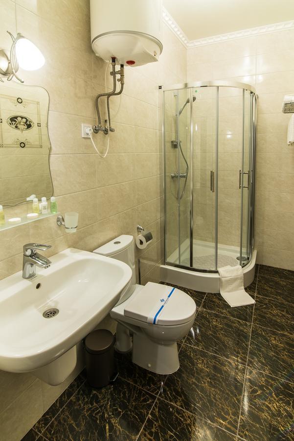 L.O.Y Family Hotel Dnipro Dış mekan fotoğraf