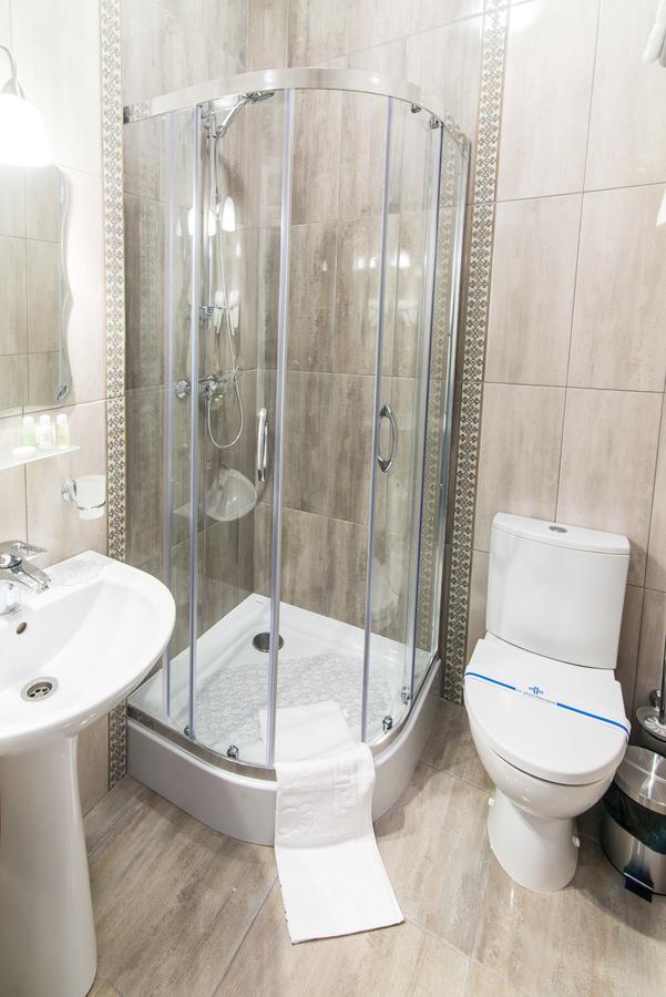 L.O.Y Family Hotel Dnipro Dış mekan fotoğraf